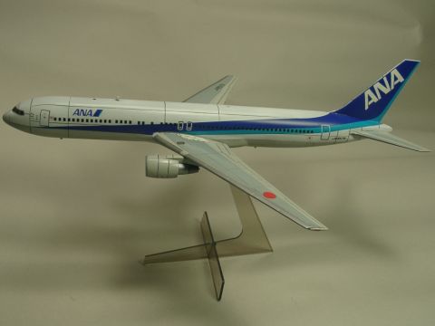 1/200 b767-300