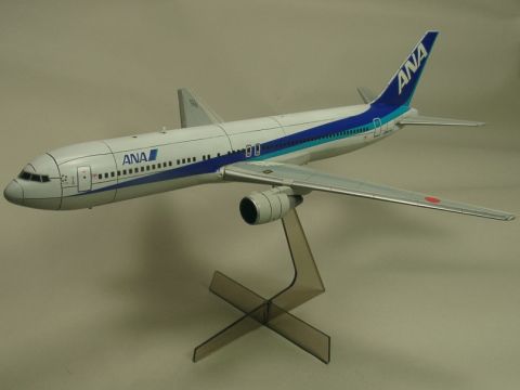 1/200 b767-300