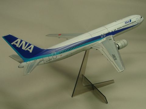 1/200 b767-300