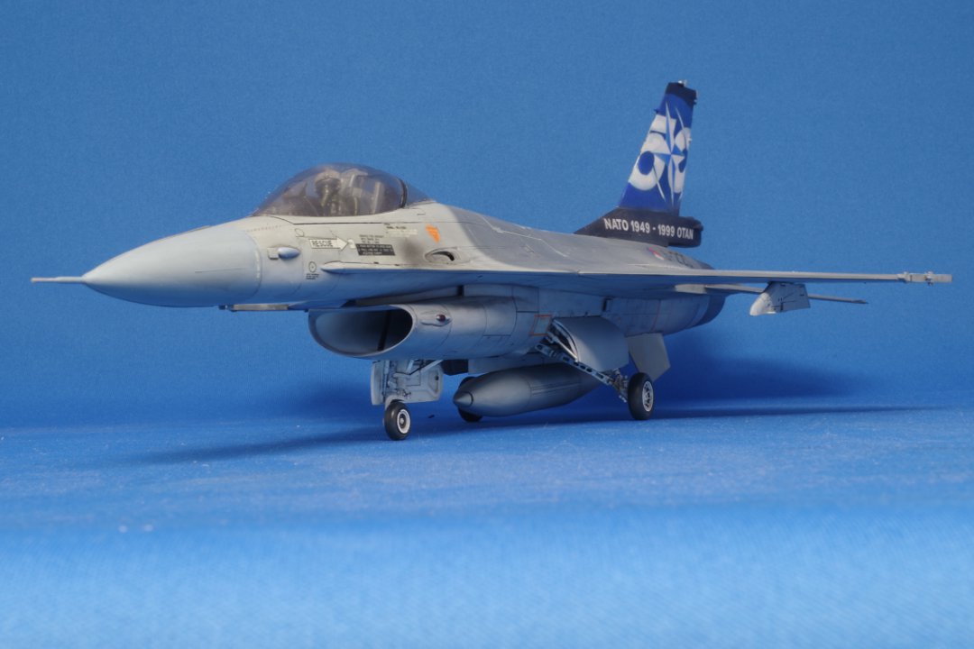 nZK 1/48 F-16A J220 O