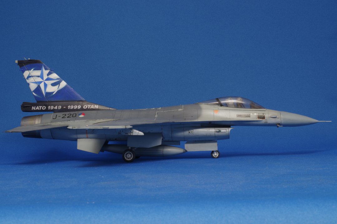 nZK 1/48 F-16A J220 E